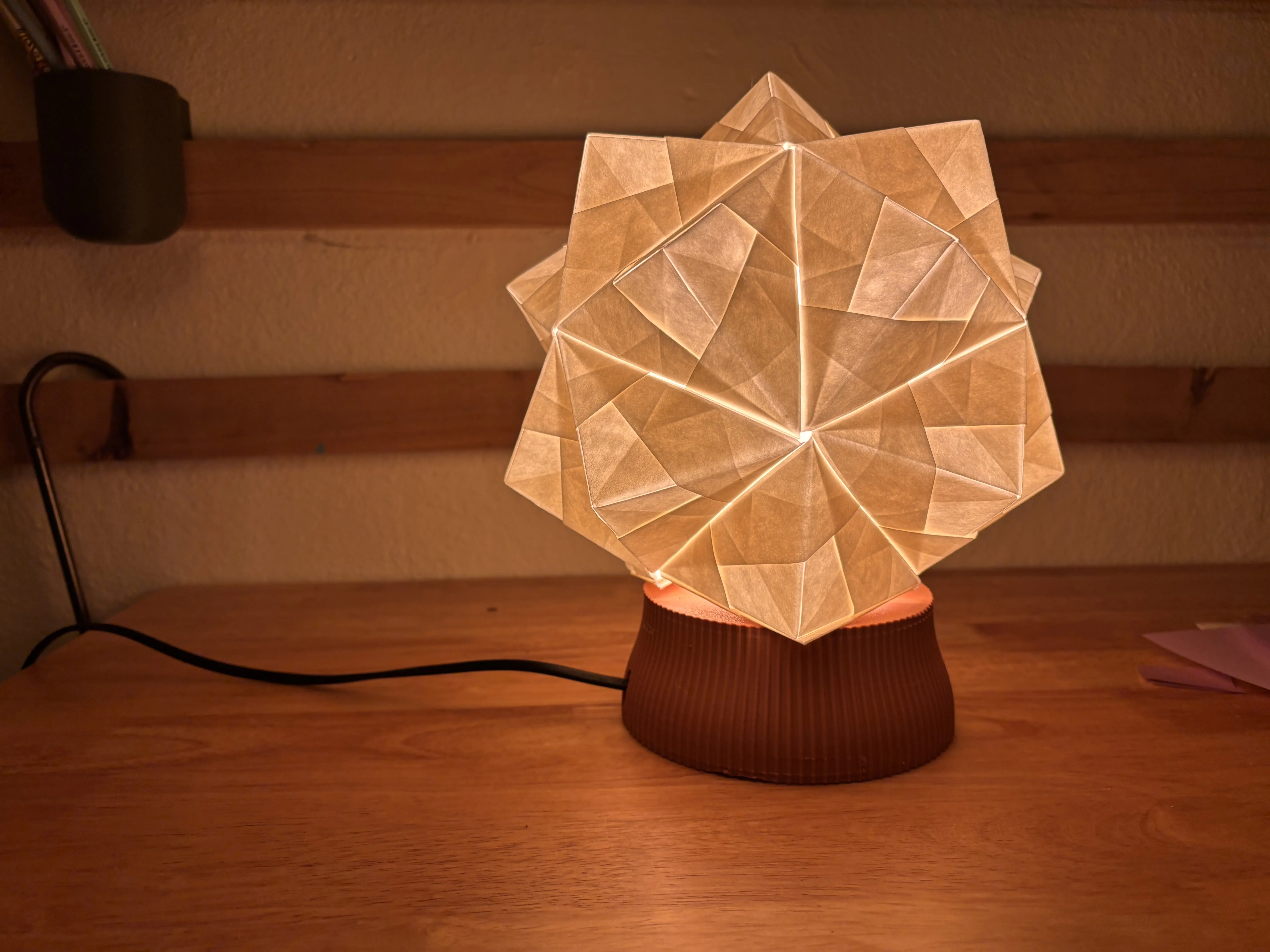 Modern Ribbed Lamp Base