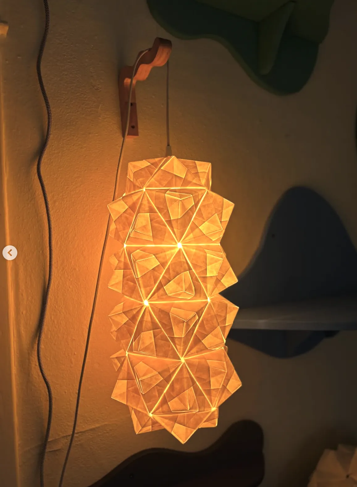 Geometric wall pendant